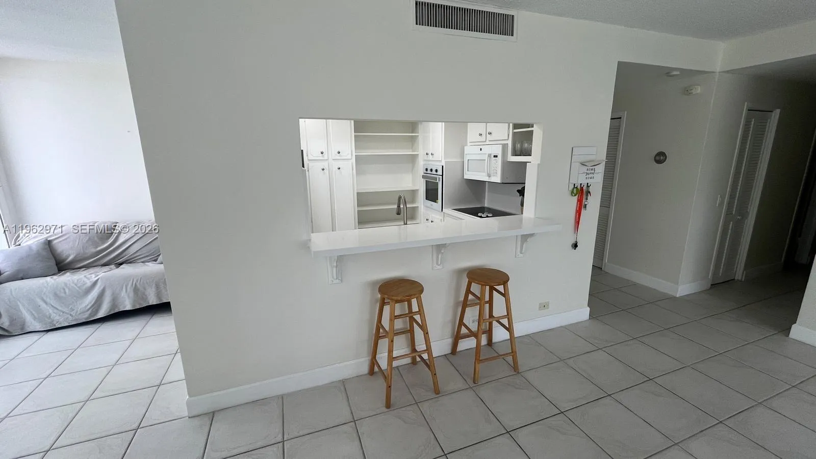 Hollywood, Florida 33019, 2 Bedrooms Bedrooms, ,2 BathroomsBathrooms,Residential Lease,For Rent,A11962971
