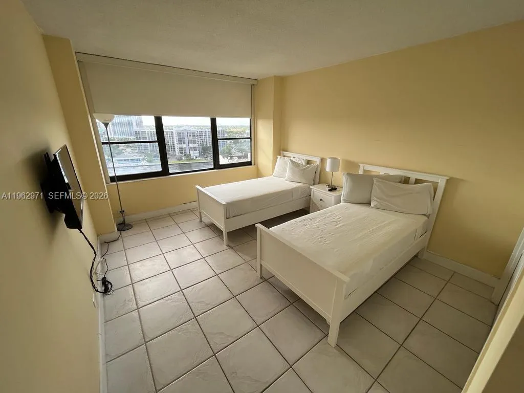 Hollywood, Florida 33019, 2 Bedrooms Bedrooms, ,2 BathroomsBathrooms,Residential Lease,For Rent,A11962971