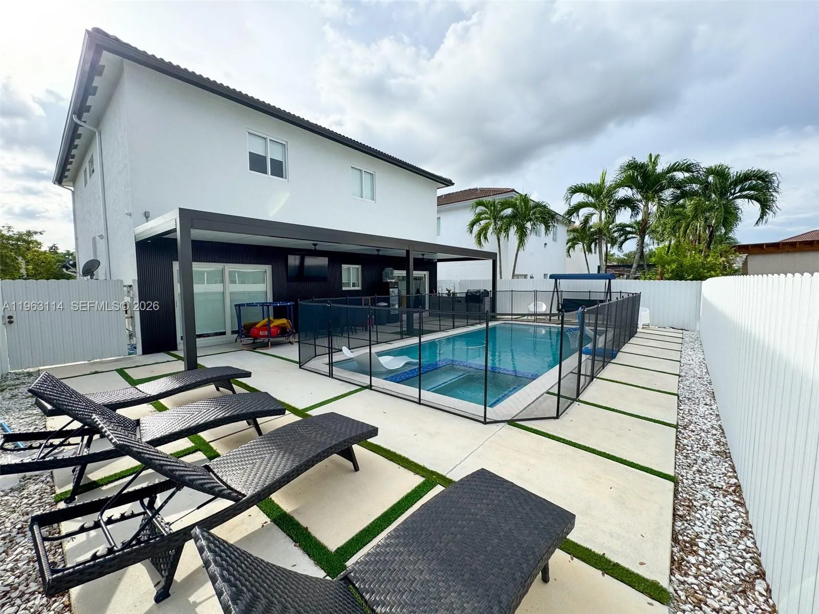 1533 Sw 154th Path, Miami, Florida 33194, Miami, Florida 33194, 3 Bedrooms Bedrooms, ,2 BathroomsBathrooms,Residential,For Sale,1533 Sw 154th Path, Miami, Florida 33194,A11963114