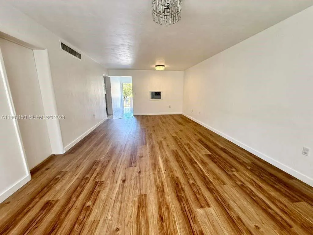 1550 Ne 191st St 211, Miami, Florida 33179, Miami, Florida 33179, 2 Bedrooms Bedrooms, ,1 BathroomBathrooms,Residential Lease,For Rent,1550 Ne 191st St 211, Miami, Florida 33179,A11963150