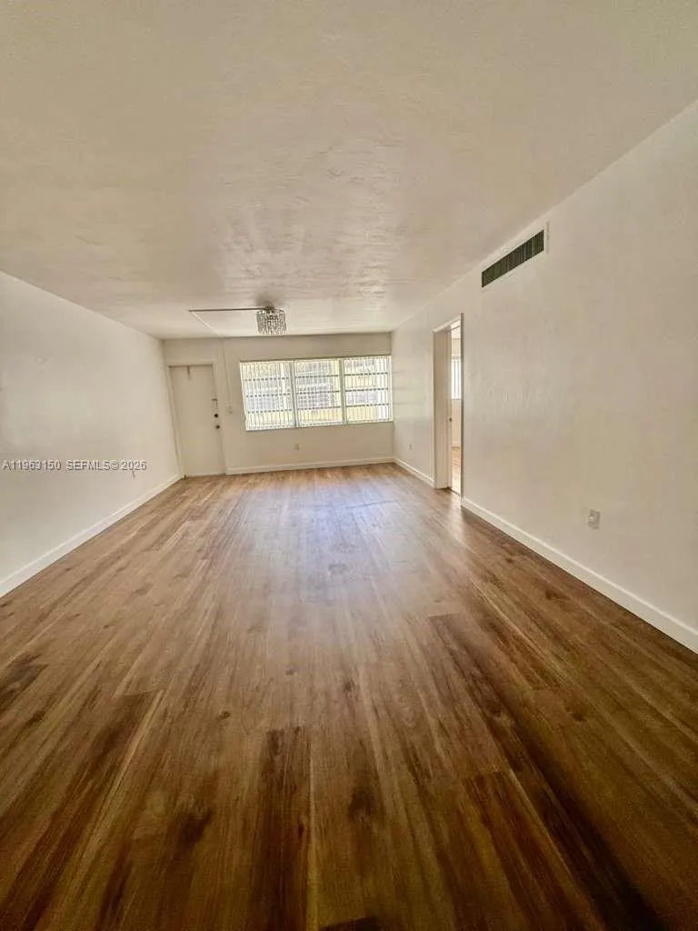 1550 Ne 191st St 211, Miami, Florida 33179, Miami, Florida 33179, 2 Bedrooms Bedrooms, ,1 BathroomBathrooms,Residential Lease,For Rent,1550 Ne 191st St 211, Miami, Florida 33179,A11963150