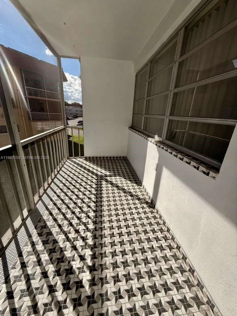 1550 Ne 191st St 211, Miami, Florida 33179, Miami, Florida 33179, 2 Bedrooms Bedrooms, ,1 BathroomBathrooms,Residential Lease,For Rent,1550 Ne 191st St 211, Miami, Florida 33179,A11963150