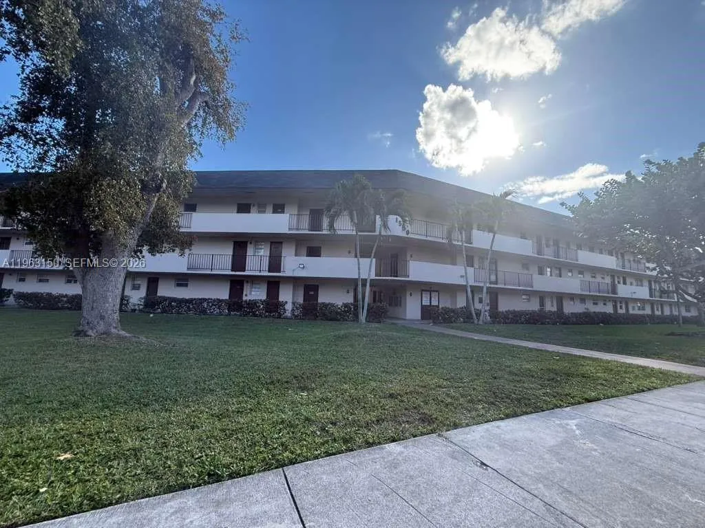 1550 Ne 191st St 211, Miami, Florida 33179, Miami, Florida 33179, 2 Bedrooms Bedrooms, ,1 BathroomBathrooms,Residential Lease,For Rent,1550 Ne 191st St 211, Miami, Florida 33179,A11963150