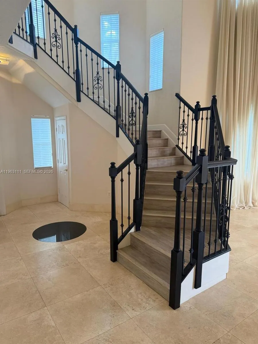 7061 Nw 113 Ct 7061, Doral, Florida 33178, Doral, Florida 33178, 5 Bedrooms Bedrooms, ,3 BathroomsBathrooms,Residential Lease,For Rent,7061 Nw 113 Ct 7061, Doral, Florida 33178,A11963111