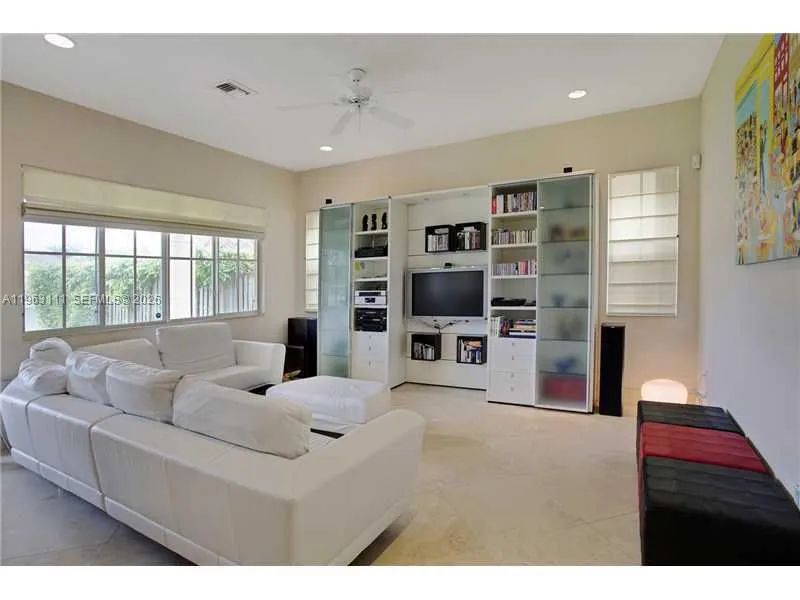 Den/Family/Great Room
