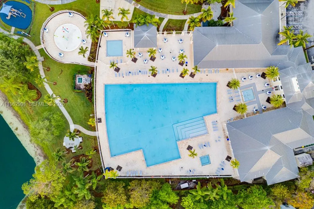 2741 Ne 4th St 103, Homestead, Florida 33033, Homestead, Florida 33033, 3 Bedrooms Bedrooms, ,2 BathroomsBathrooms,Residential,For Sale,2741 Ne 4th St 103, Homestead, Florida 33033,A11962991