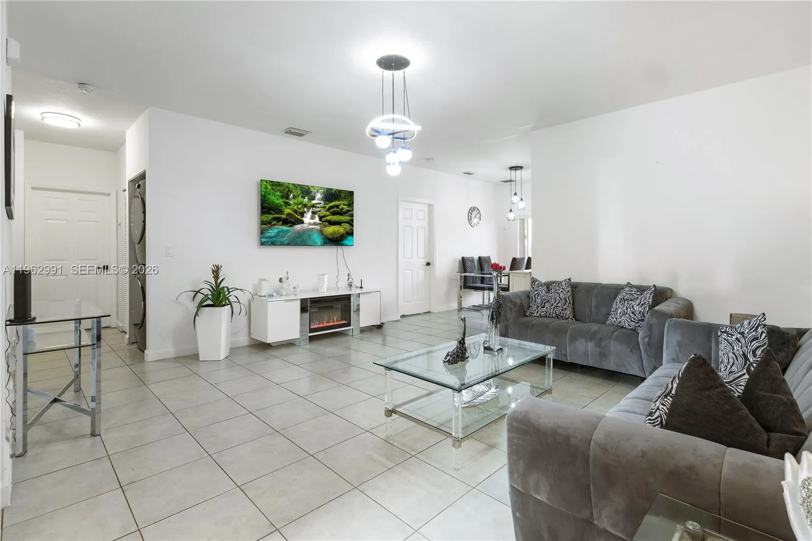 2741 Ne 4th St 103, Homestead, Florida 33033, Homestead, Florida 33033, 3 Bedrooms Bedrooms, ,2 BathroomsBathrooms,Residential,For Sale,2741 Ne 4th St 103, Homestead, Florida 33033,A11962991