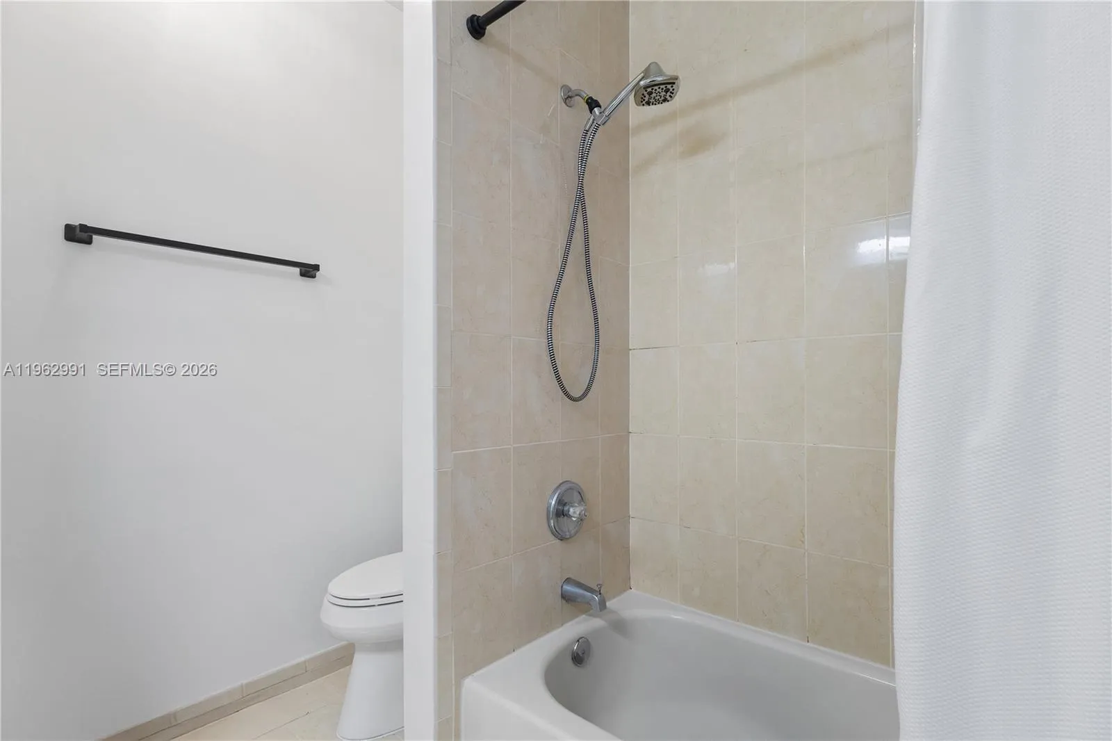 2741 Ne 4th St 103, Homestead, Florida 33033, Homestead, Florida 33033, 3 Bedrooms Bedrooms, ,2 BathroomsBathrooms,Residential,For Sale,2741 Ne 4th St 103, Homestead, Florida 33033,A11962991