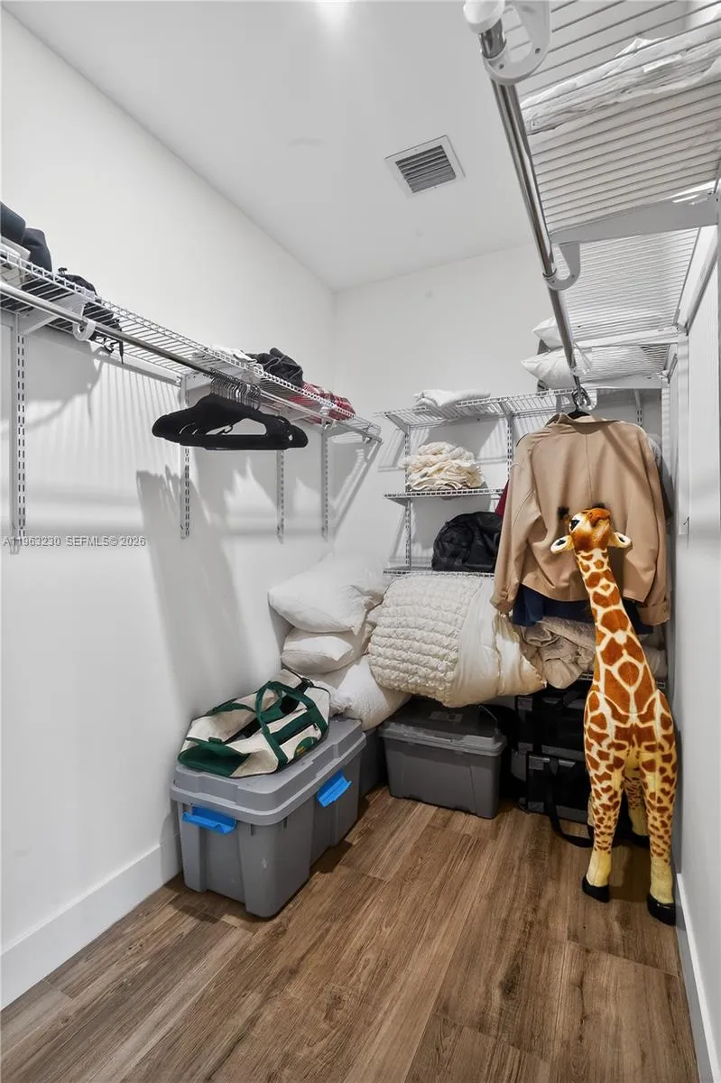 913 Ne 15th St, Fort Lauderdale, Florida 33304, Fort Lauderdale, Florida 33304, 4 Bedrooms Bedrooms, ,3 BathroomsBathrooms,Residential,For Sale,913 Ne 15th St, Fort Lauderdale, Florida 33304,A11963230