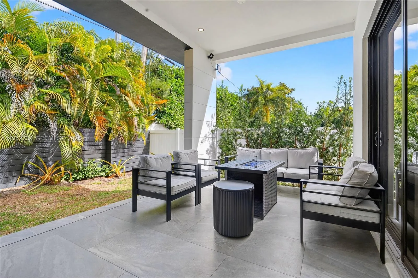 913 Ne 15th St, Fort Lauderdale, Florida 33304, Fort Lauderdale, Florida 33304, 4 Bedrooms Bedrooms, ,3 BathroomsBathrooms,Residential,For Sale,913 Ne 15th St, Fort Lauderdale, Florida 33304,A11963230