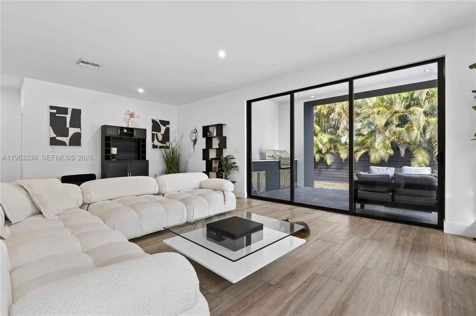 913 Ne 15th St, Fort Lauderdale, Florida 33304, Fort Lauderdale, Florida 33304, 4 Bedrooms Bedrooms, ,3 BathroomsBathrooms,Residential,For Sale,913 Ne 15th St, Fort Lauderdale, Florida 33304,A11963230