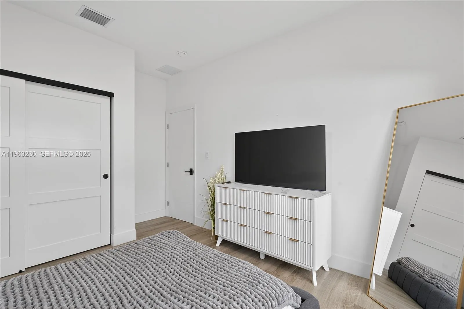 913 Ne 15th St, Fort Lauderdale, Florida 33304, Fort Lauderdale, Florida 33304, 4 Bedrooms Bedrooms, ,3 BathroomsBathrooms,Residential,For Sale,913 Ne 15th St, Fort Lauderdale, Florida 33304,A11963230