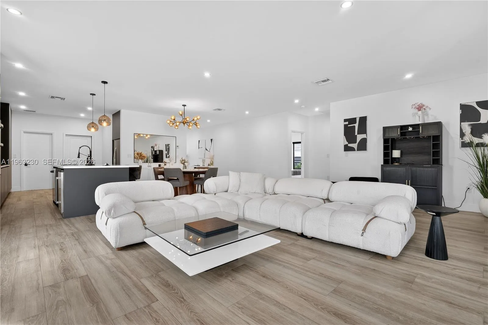 913 Ne 15th St, Fort Lauderdale, Florida 33304, Fort Lauderdale, Florida 33304, 4 Bedrooms Bedrooms, ,3 BathroomsBathrooms,Residential,For Sale,913 Ne 15th St, Fort Lauderdale, Florida 33304,A11963230