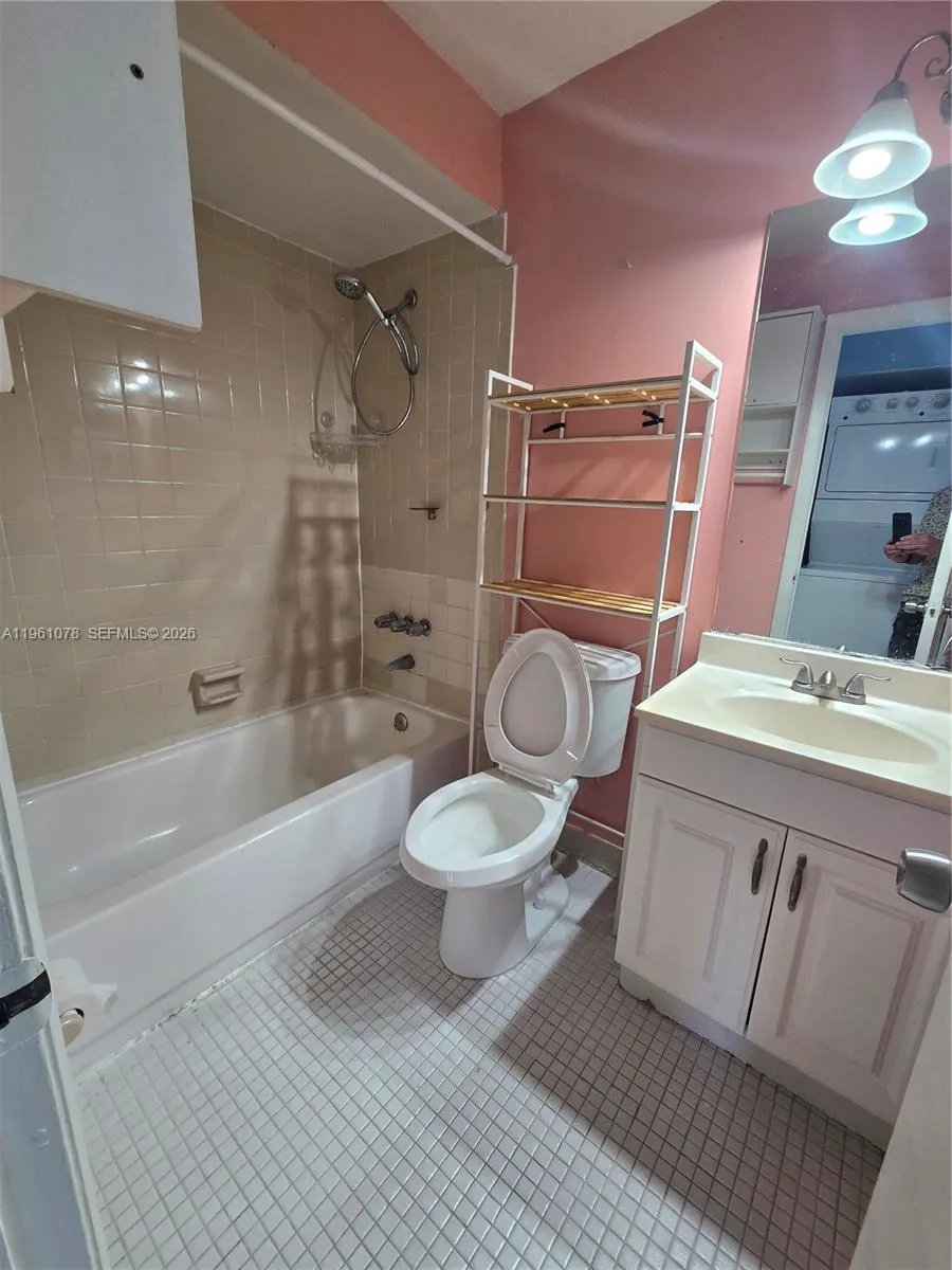 15454 Sw 85th Ln 135, Miami, Florida 33193, Miami, Florida 33193, 2 Bedrooms Bedrooms, ,1 BathroomBathrooms,Residential,For Sale,15454 Sw 85th Ln 135, Miami, Florida 33193,A11961078