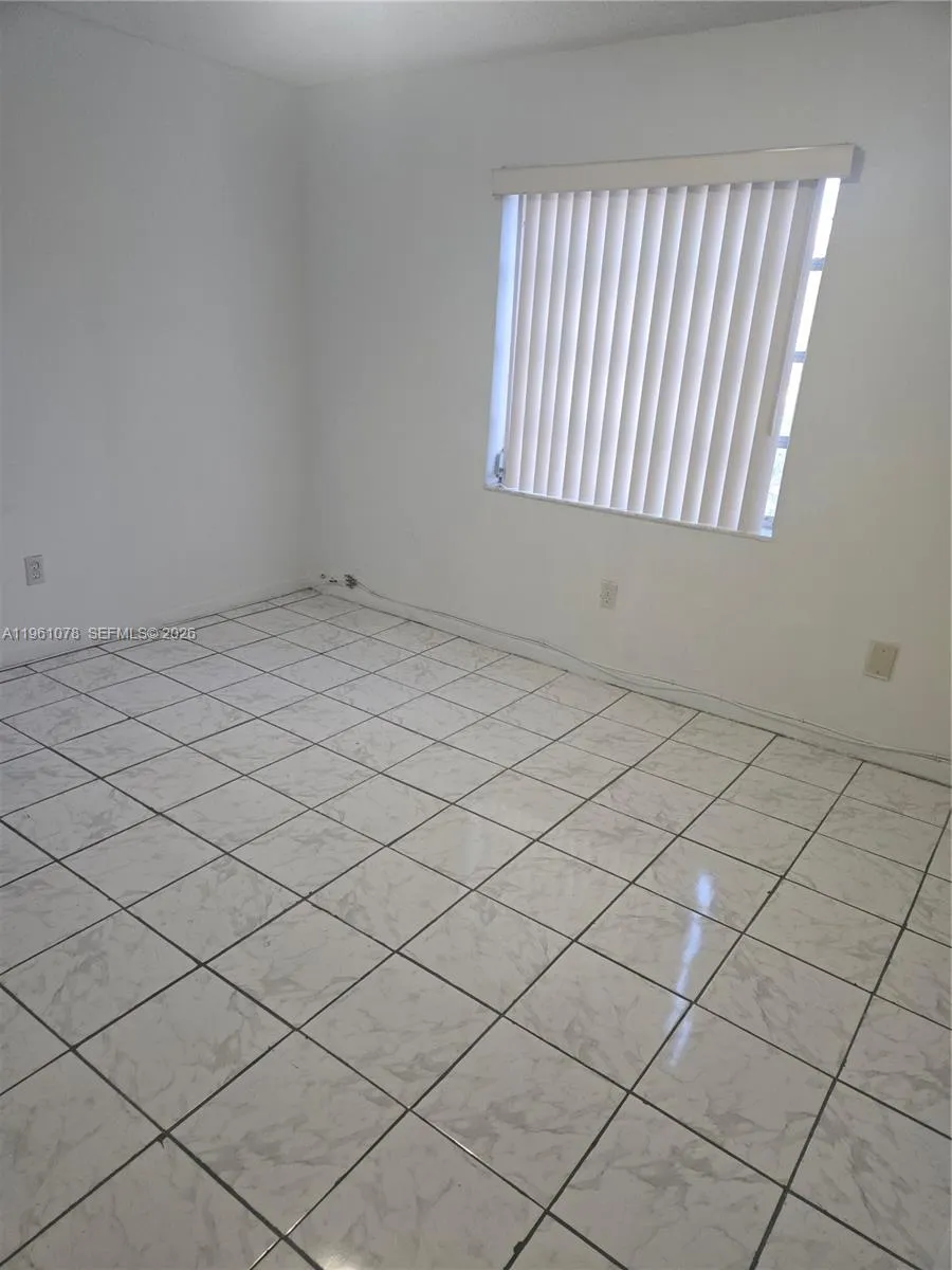 15454 Sw 85th Ln 135, Miami, Florida 33193, Miami, Florida 33193, 2 Bedrooms Bedrooms, ,1 BathroomBathrooms,Residential,For Sale,15454 Sw 85th Ln 135, Miami, Florida 33193,A11961078