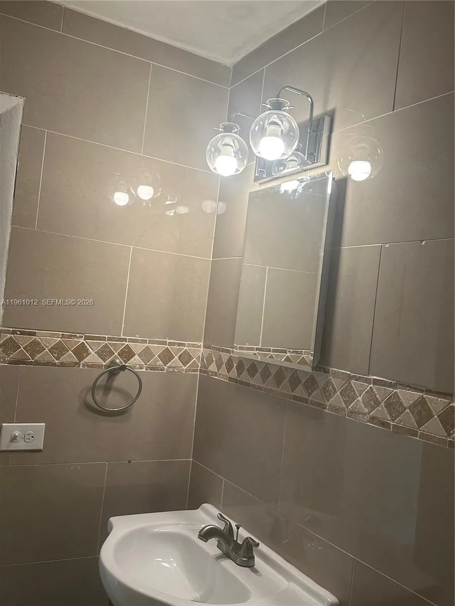 1655 Nw 116th St Front, Miami, Florida 33167, Miami, Florida 33167, 2 Bedrooms Bedrooms, ,1 BathroomBathrooms,Residential Lease,For Rent,1655 Nw 116th St Front, Miami, Florida 33167,A11961012