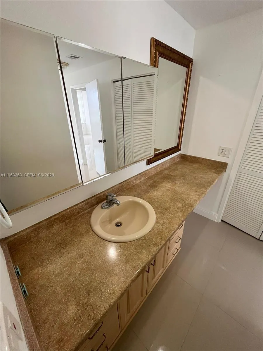 3505 Ocean Dr 502, Hollywood, Florida 33019, Hollywood, Florida 33019, 2 Bedrooms Bedrooms, ,2 BathroomsBathrooms,Residential,For Sale,3505 Ocean Dr 502, Hollywood, Florida 33019,A11963263