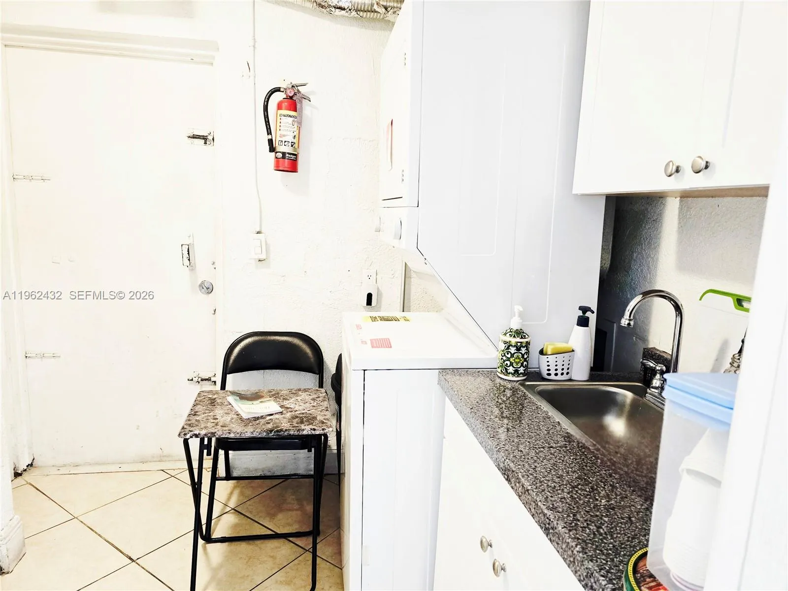 Kitchenette/ lunch area with full refrigerator