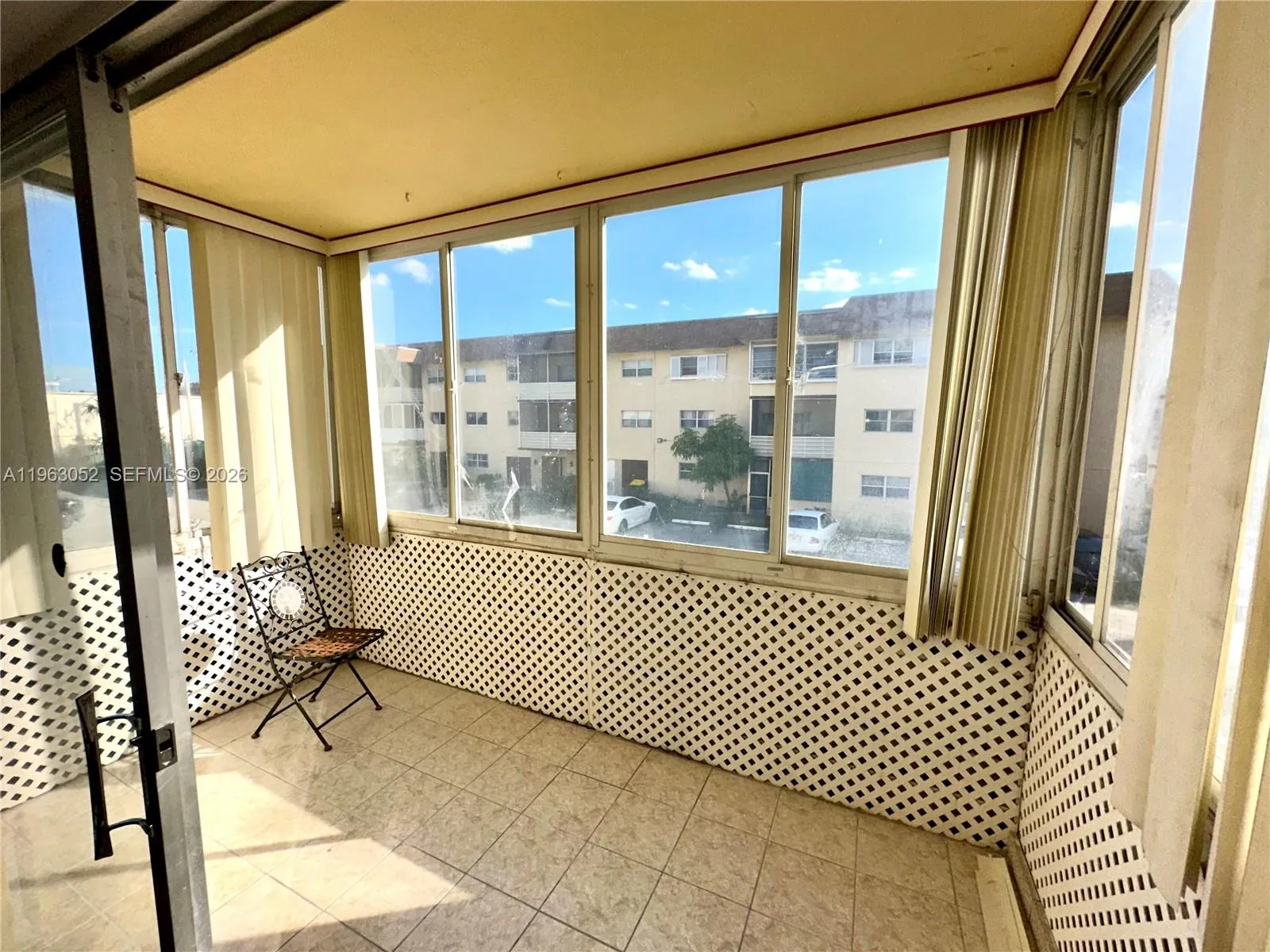 4043 Nw 16th St 204, Lauderhill, Florida 33313, Lauderhill, Florida 33313, 2 Bedrooms Bedrooms, ,1 BathroomBathrooms,Residential,For Sale,4043 Nw 16th St 204, Lauderhill, Florida 33313,A11963052