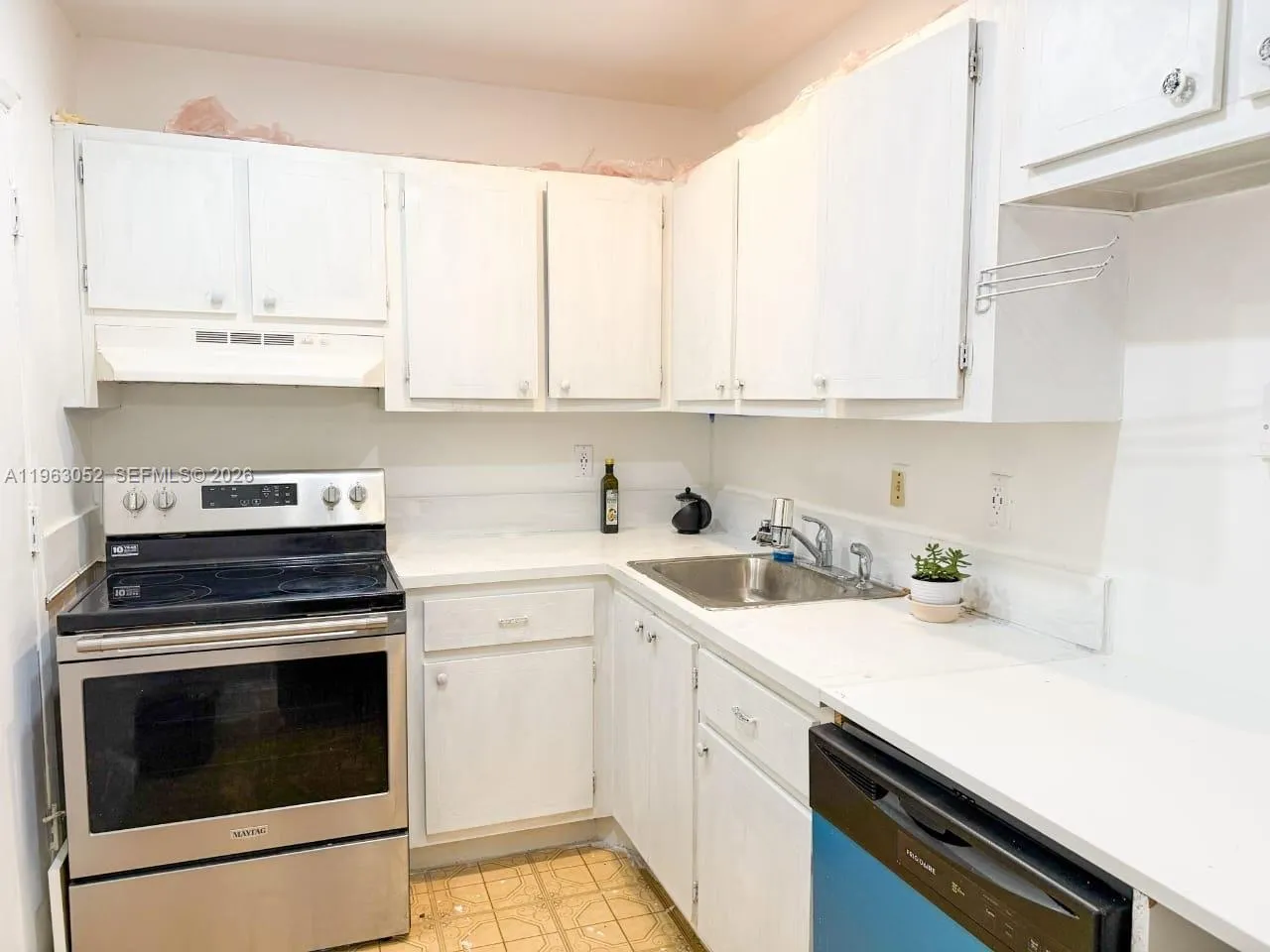 4043 Nw 16th St 204, Lauderhill, Florida 33313, Lauderhill, Florida 33313, 2 Bedrooms Bedrooms, ,1 BathroomBathrooms,Residential,For Sale,4043 Nw 16th St 204, Lauderhill, Florida 33313,A11963052