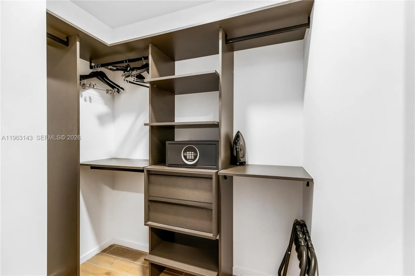 398 Ne 5th St 2205, Miami, Florida 33132, Miami, Florida 33132, 1 Bedroom Bedrooms, ,1 BathroomBathrooms,Residential,For Sale,398 Ne 5th St 2205, Miami, Florida 33132,A11963143