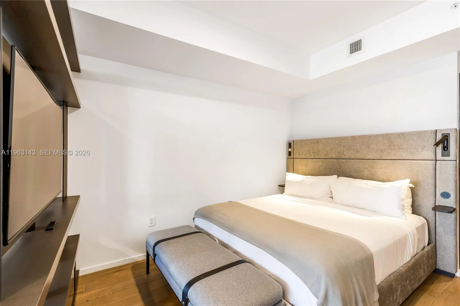 398 Ne 5th St 2205, Miami, Florida 33132, Miami, Florida 33132, 1 Bedroom Bedrooms, ,1 BathroomBathrooms,Residential,For Sale,398 Ne 5th St 2205, Miami, Florida 33132,A11963143