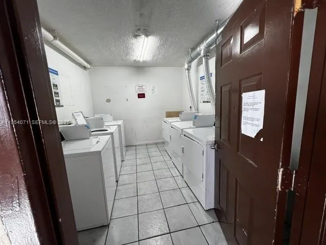 8075 Nw 7th St 501, Miami, Florida 33126, Miami, Florida 33126, 2 Bedrooms Bedrooms, ,2 BathroomsBathrooms,Residential Lease,For Rent,8075 Nw 7th St 501, Miami, Florida 33126,A11954071