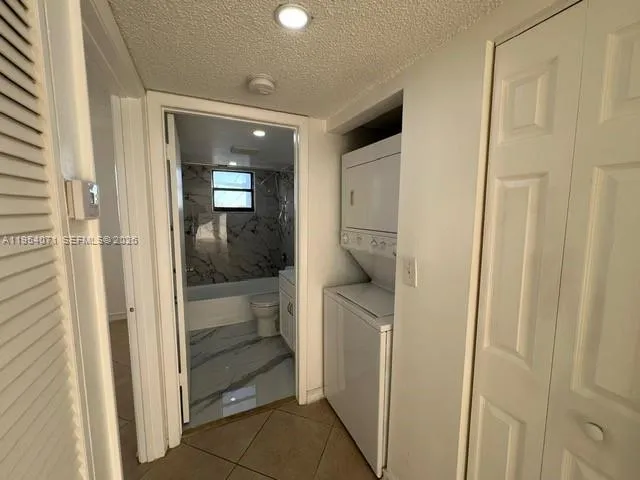 8075 Nw 7th St 501, Miami, Florida 33126, Miami, Florida 33126, 2 Bedrooms Bedrooms, ,2 BathroomsBathrooms,Residential Lease,For Rent,8075 Nw 7th St 501, Miami, Florida 33126,A11954071