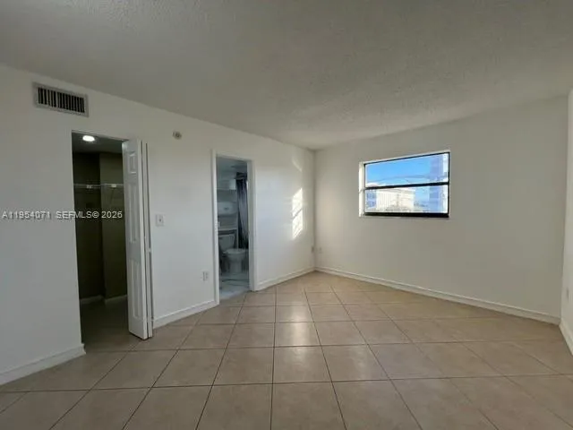 8075 Nw 7th St 501, Miami, Florida 33126, Miami, Florida 33126, 2 Bedrooms Bedrooms, ,2 BathroomsBathrooms,Residential Lease,For Rent,8075 Nw 7th St 501, Miami, Florida 33126,A11954071