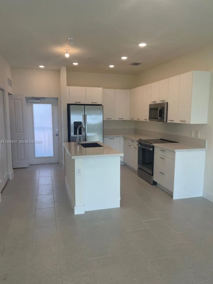8167 Nw 41 St 407, Doral, Florida 33166, Doral, Florida 33166, 3 Bedrooms Bedrooms, ,2 BathroomsBathrooms,Residential,For Sale,8167 Nw 41 St 407, Doral, Florida 33166,A11961637