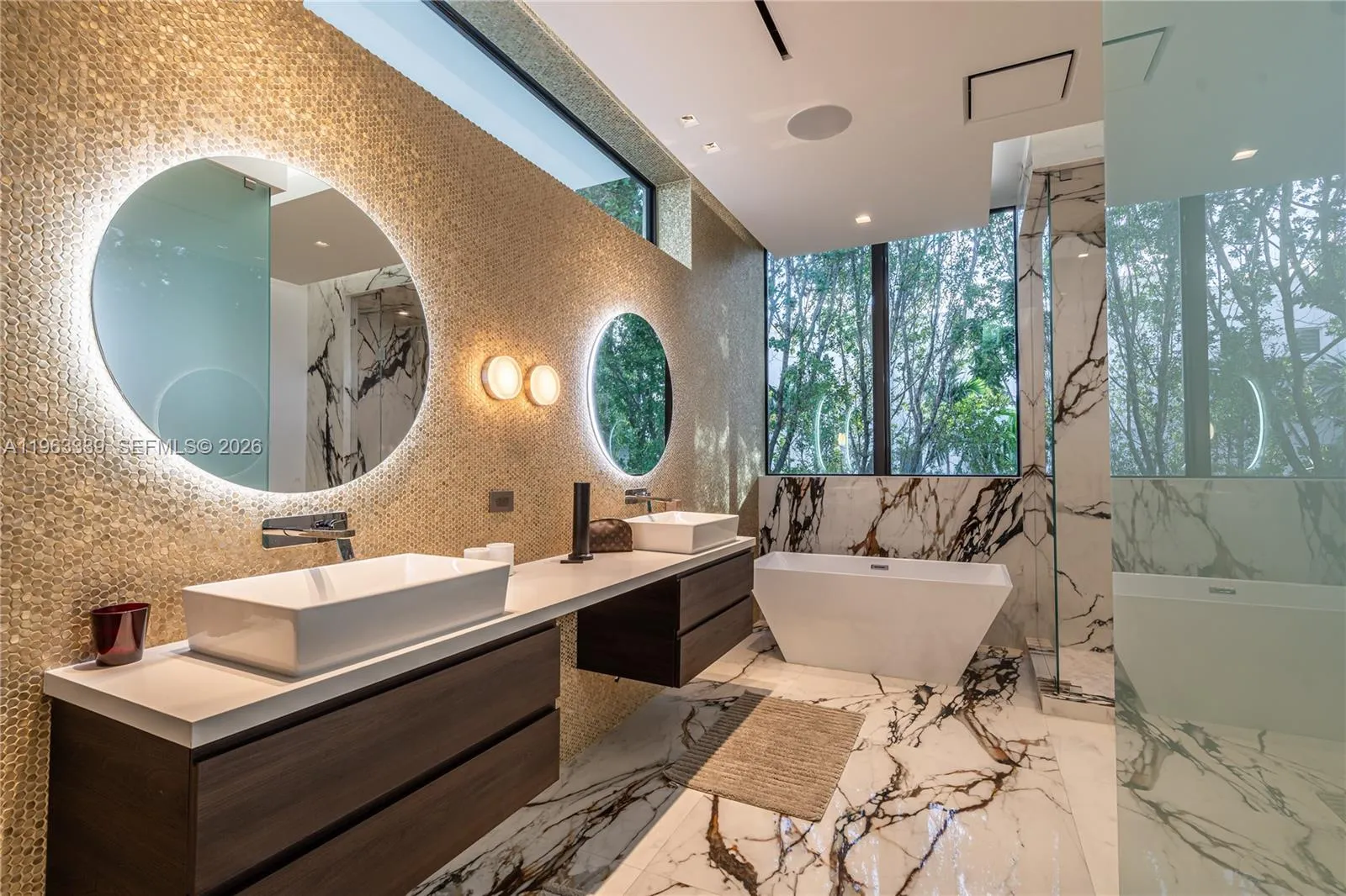 10540 Nw 67th Ter, Doral, Florida 33178, Doral, Florida 33178, 5 Bedrooms Bedrooms, ,5 BathroomsBathrooms,Residential,For Sale,10540 Nw 67th Ter, Doral, Florida 33178,A11963339