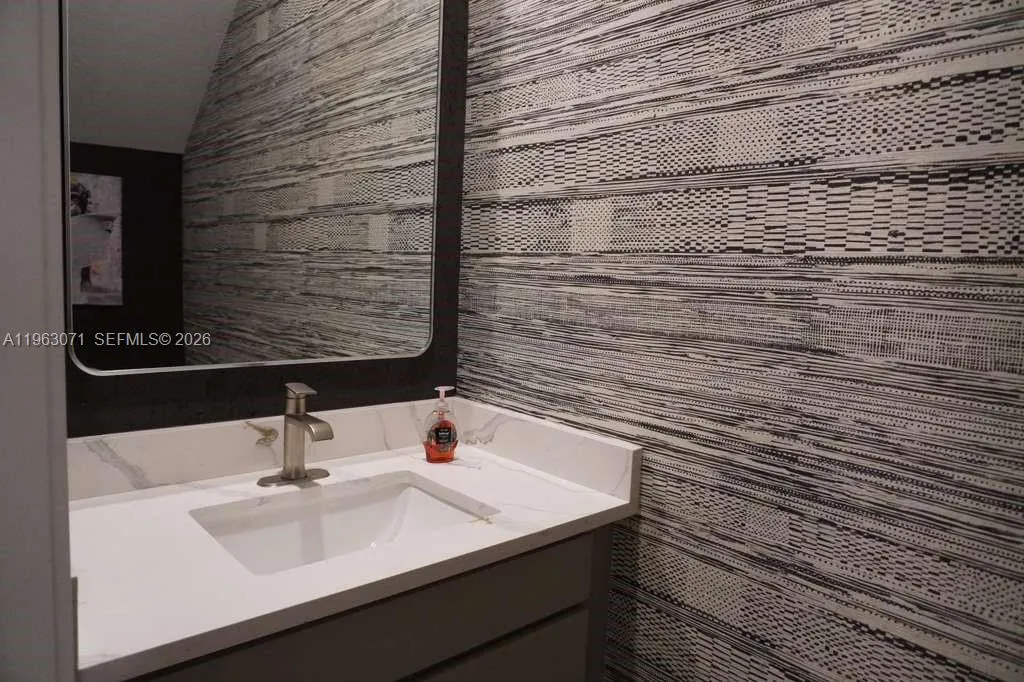 385 Nw 9th St 385, Pompano Beach, Florida 33060, Pompano Beach, Florida 33060, 3 Bedrooms Bedrooms, ,2 BathroomsBathrooms,Residential Lease,For Rent,385 Nw 9th St 385, Pompano Beach, Florida 33060,A11963071