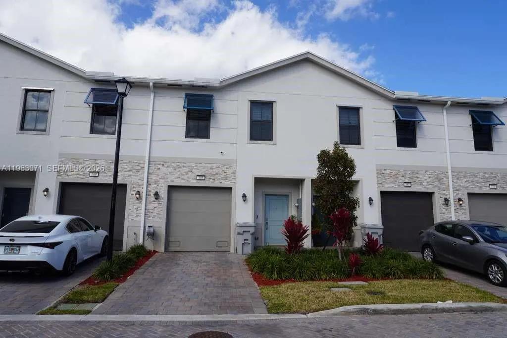 385 Nw 9th St 385, Pompano Beach, Florida 33060, Pompano Beach, Florida 33060, 3 Bedrooms Bedrooms, ,2 BathroomsBathrooms,Residential Lease,For Rent,385 Nw 9th St 385, Pompano Beach, Florida 33060,A11963071