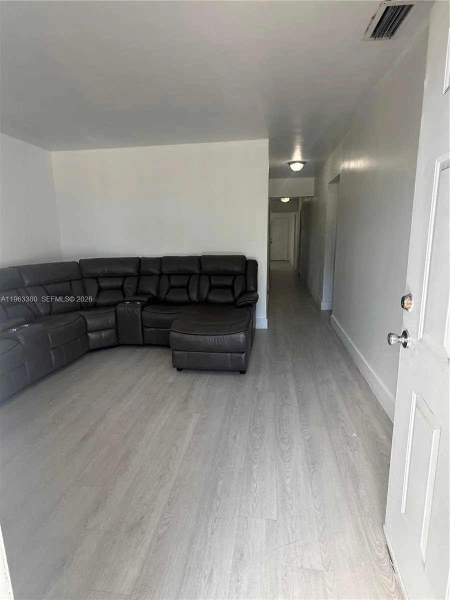 381 E 61st St, Hialeah, Florida 33013, Hialeah, Florida 33013, 3 Bedrooms Bedrooms, ,2 BathroomsBathrooms,Residential,For Sale,381 E 61st St, Hialeah, Florida 33013,A11963380