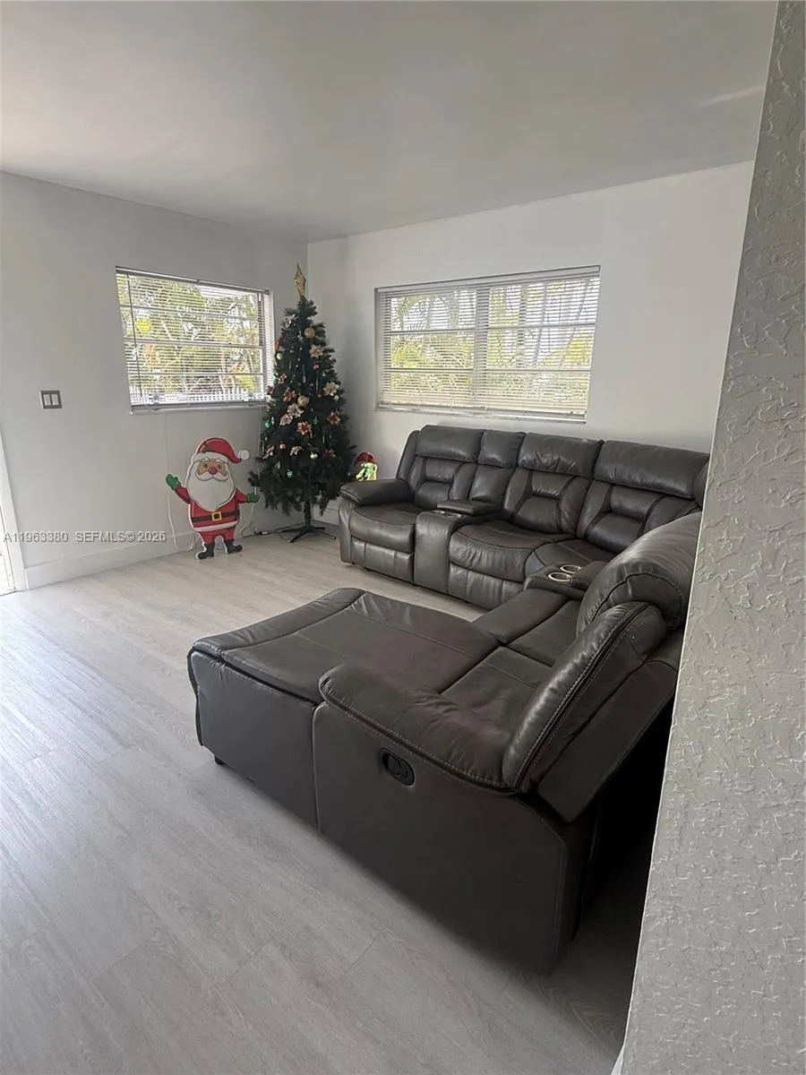 381 E 61st St, Hialeah, Florida 33013, Hialeah, Florida 33013, 3 Bedrooms Bedrooms, ,2 BathroomsBathrooms,Residential,For Sale,381 E 61st St, Hialeah, Florida 33013,A11963380