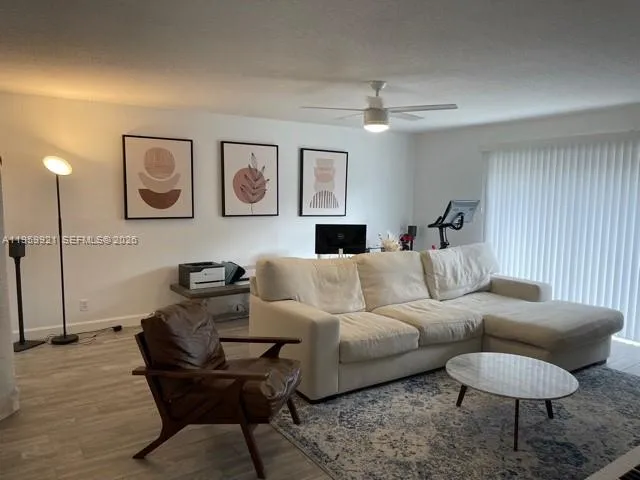 637 Sw 3rd Ave 2, Fort Lauderdale, Florida 33315, Fort Lauderdale, Florida 33315, 3 Bedrooms Bedrooms, ,2 BathroomsBathrooms,Residential Lease,For Rent,637 Sw 3rd Ave 2, Fort Lauderdale, Florida 33315,A11959921
