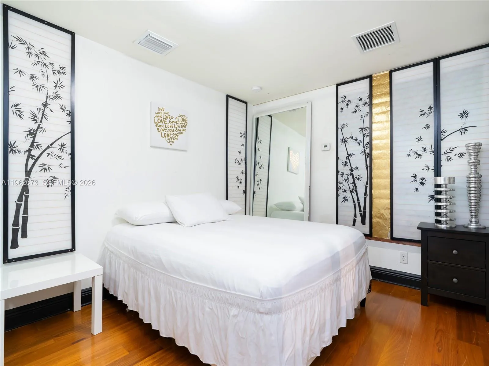 Guest Bedroom 1, Main House