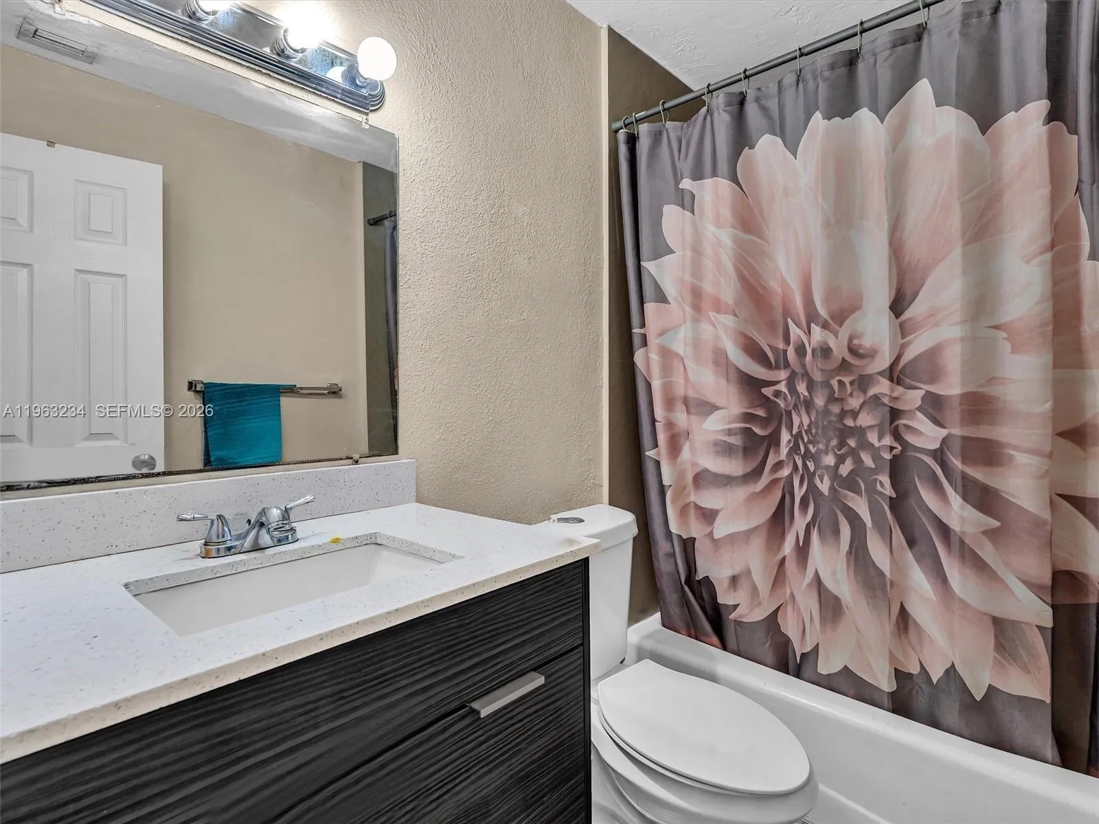 2512 Nw 9th Pl, Fort Lauderdale, Florida 33311, Fort Lauderdale, Florida 33311, ,Residential Income,For Sale,2512 Nw 9th Pl, Fort Lauderdale, Florida 33311,A11963234