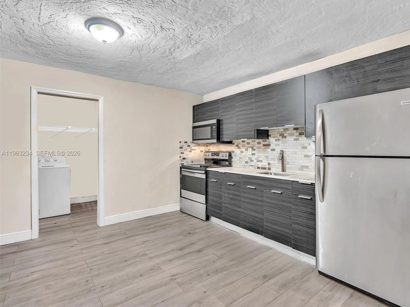 2512 Nw 9th Pl, Fort Lauderdale, Florida 33311, Fort Lauderdale, Florida 33311, ,Residential Income,For Sale,2512 Nw 9th Pl, Fort Lauderdale, Florida 33311,A11963234