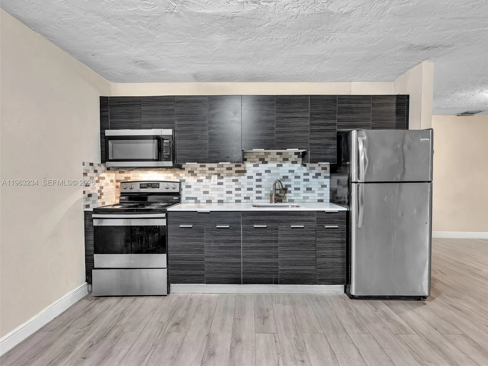 2512 Nw 9th Pl, Fort Lauderdale, Florida 33311, Fort Lauderdale, Florida 33311, ,Residential Income,For Sale,2512 Nw 9th Pl, Fort Lauderdale, Florida 33311,A11963234