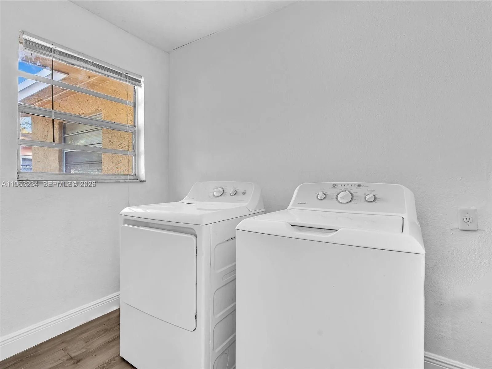 2512 Nw 9th Pl, Fort Lauderdale, Florida 33311, Fort Lauderdale, Florida 33311, ,Residential Income,For Sale,2512 Nw 9th Pl, Fort Lauderdale, Florida 33311,A11963234