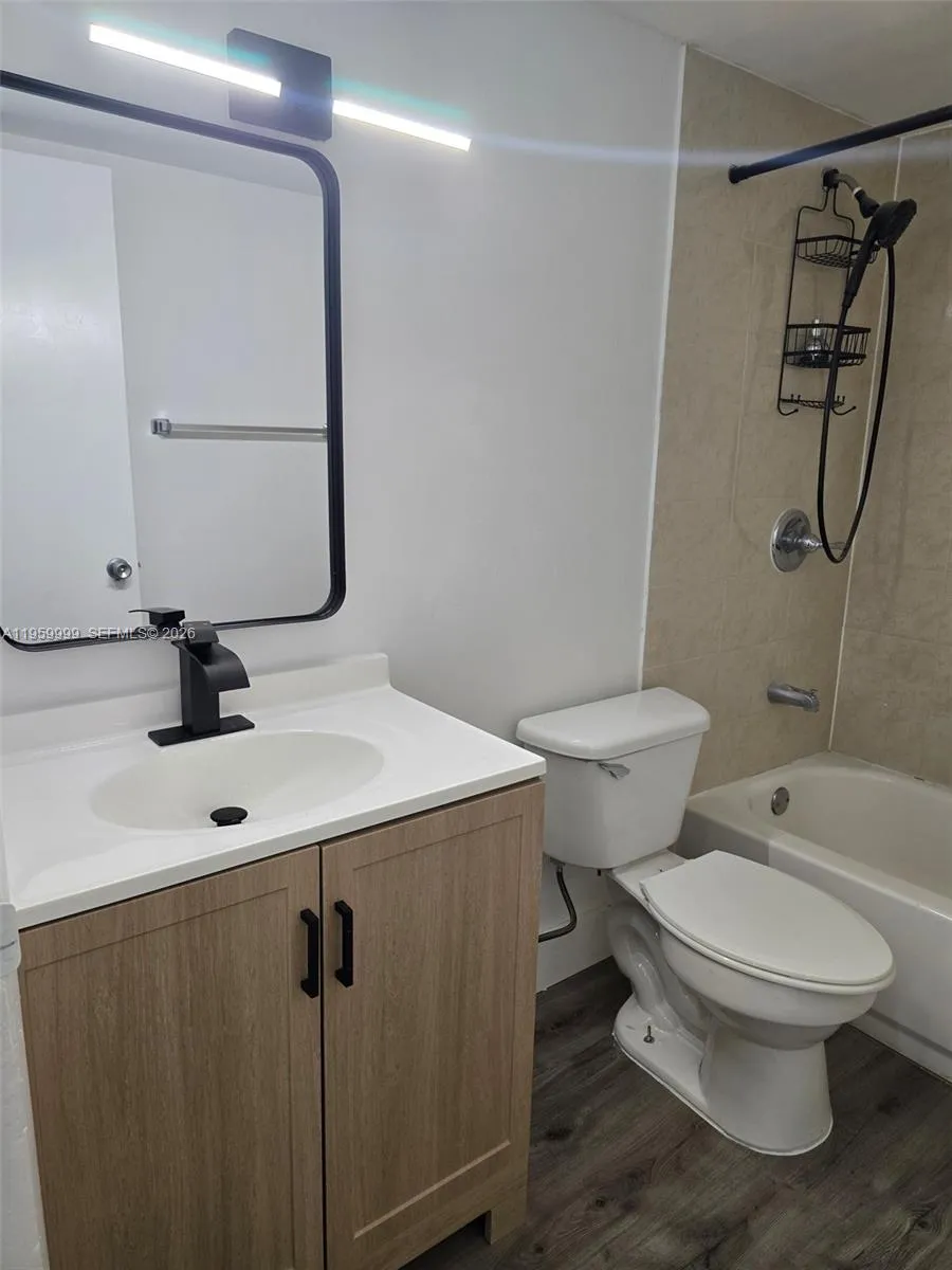 5755 W 20th Ave 312, Hialeah, Florida 33012, Hialeah, Florida 33012, 2 Bedrooms Bedrooms, ,2 BathroomsBathrooms,Residential Lease,For Rent,5755 W 20th Ave 312, Hialeah, Florida 33012,A11959999