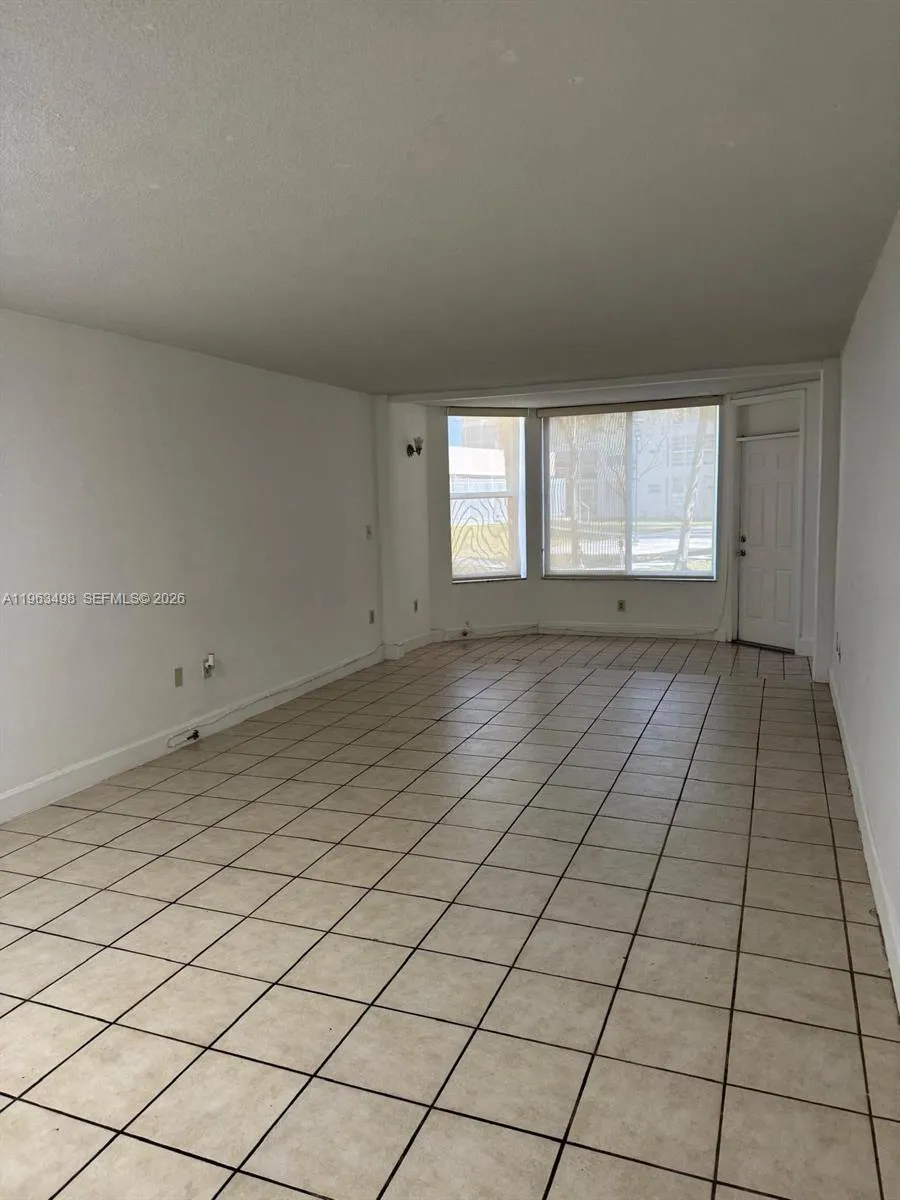 1401 Ne 191st St D108, Miami, Florida 33179, Miami, Florida 33179, 1 Bedroom Bedrooms, ,1 BathroomBathrooms,Residential,For Sale,1401 Ne 191st St D108, Miami, Florida 33179,A11963498