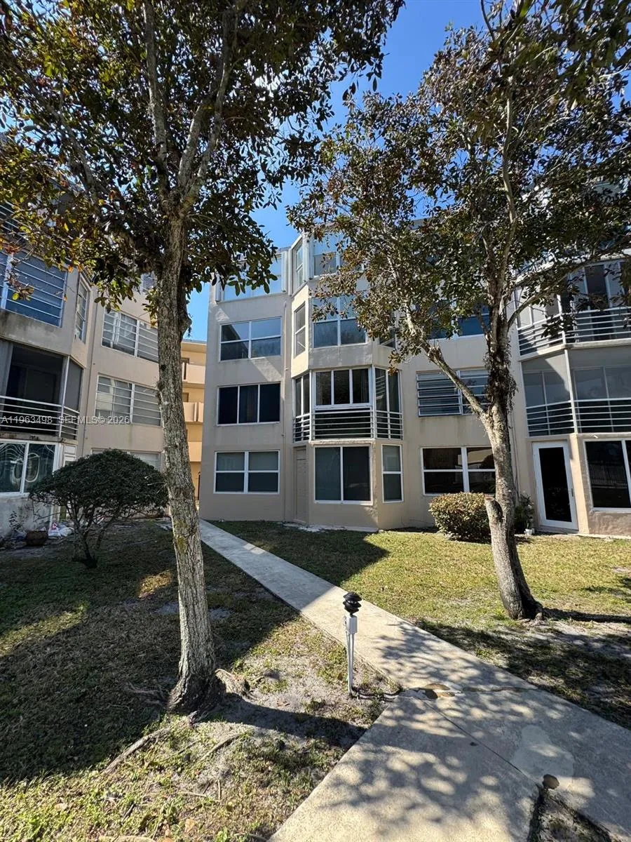 1401 Ne 191st St D108, Miami, Florida 33179, Miami, Florida 33179, 1 Bedroom Bedrooms, ,1 BathroomBathrooms,Residential,For Sale,1401 Ne 191st St D108, Miami, Florida 33179,A11963498