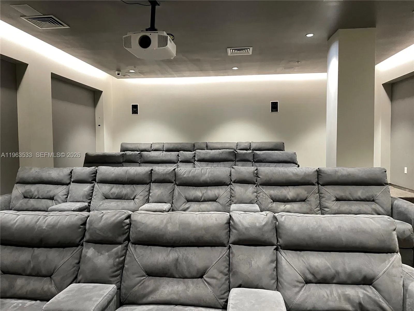 10275 Collins Ave 427, Bal Harbour, Florida 33154, Bal Harbour, Florida 33154, 1 Bedroom Bedrooms, ,1 BathroomBathrooms,Residential,For Sale,10275 Collins Ave 427, Bal Harbour, Florida 33154,A11963533