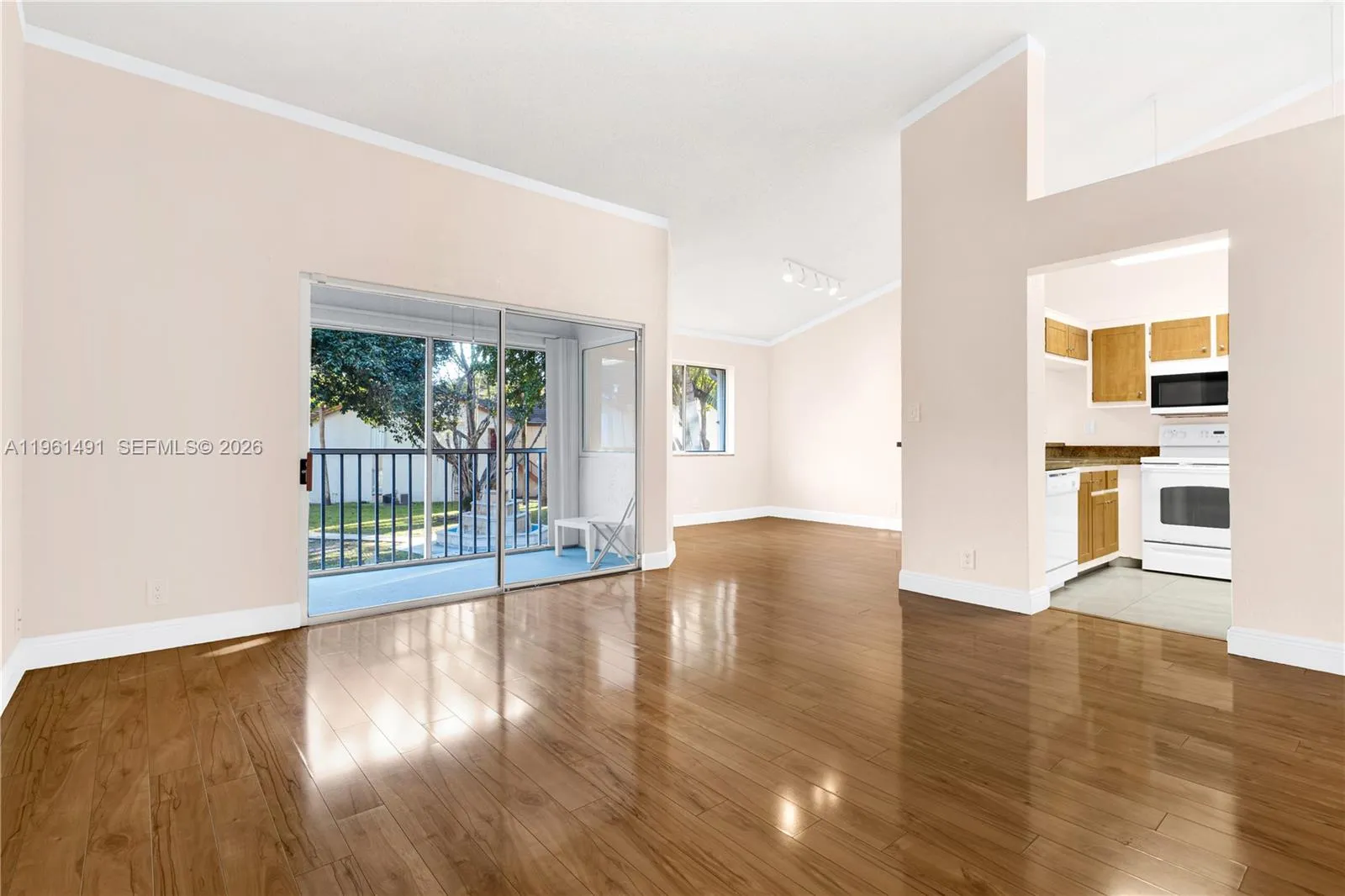 13864 Sw 93rd Ln 13864, Miami, Florida 33186, Miami, Florida 33186, 2 Bedrooms Bedrooms, ,2 BathroomsBathrooms,Residential Lease,For Rent,13864 Sw 93rd Ln 13864, Miami, Florida 33186,A11961491