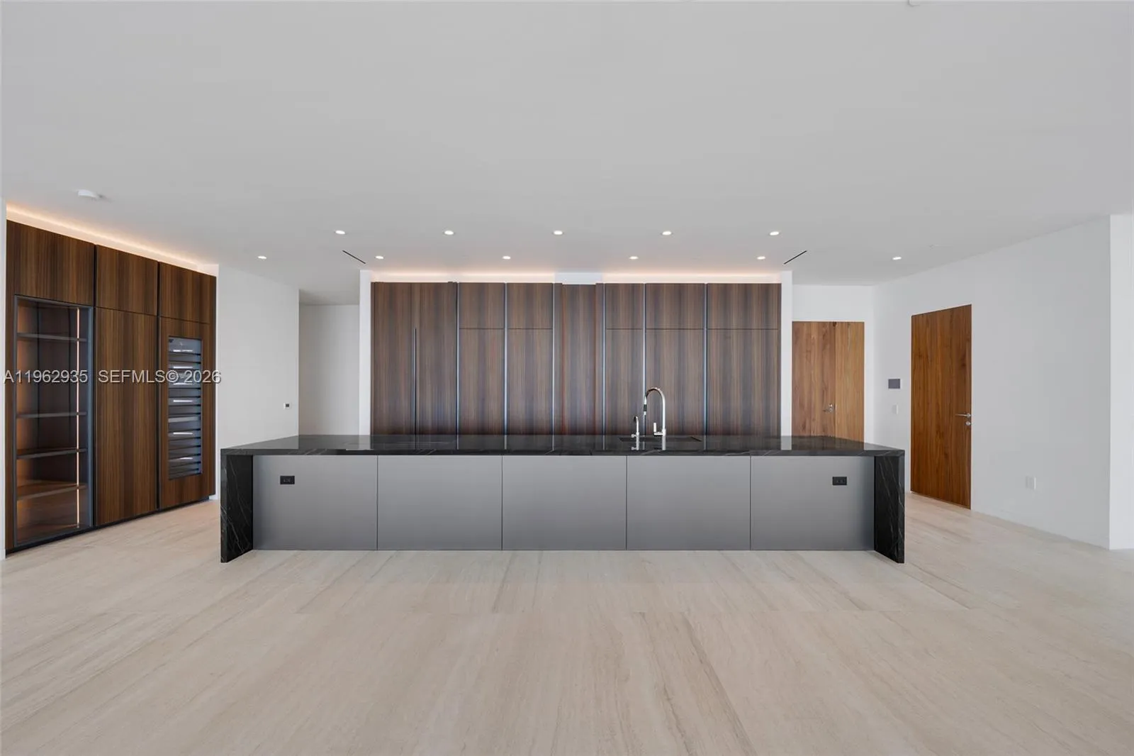 5 Grove Isle Dr. M401, Coconut Grove, Florida 3313, Coconut Grove, Florida 33133, 4 Bedrooms Bedrooms, ,4 BathroomsBathrooms,Residential,For Sale,5 Grove Isle Dr. M401, Coconut Grove, Florida 3313,A11962935