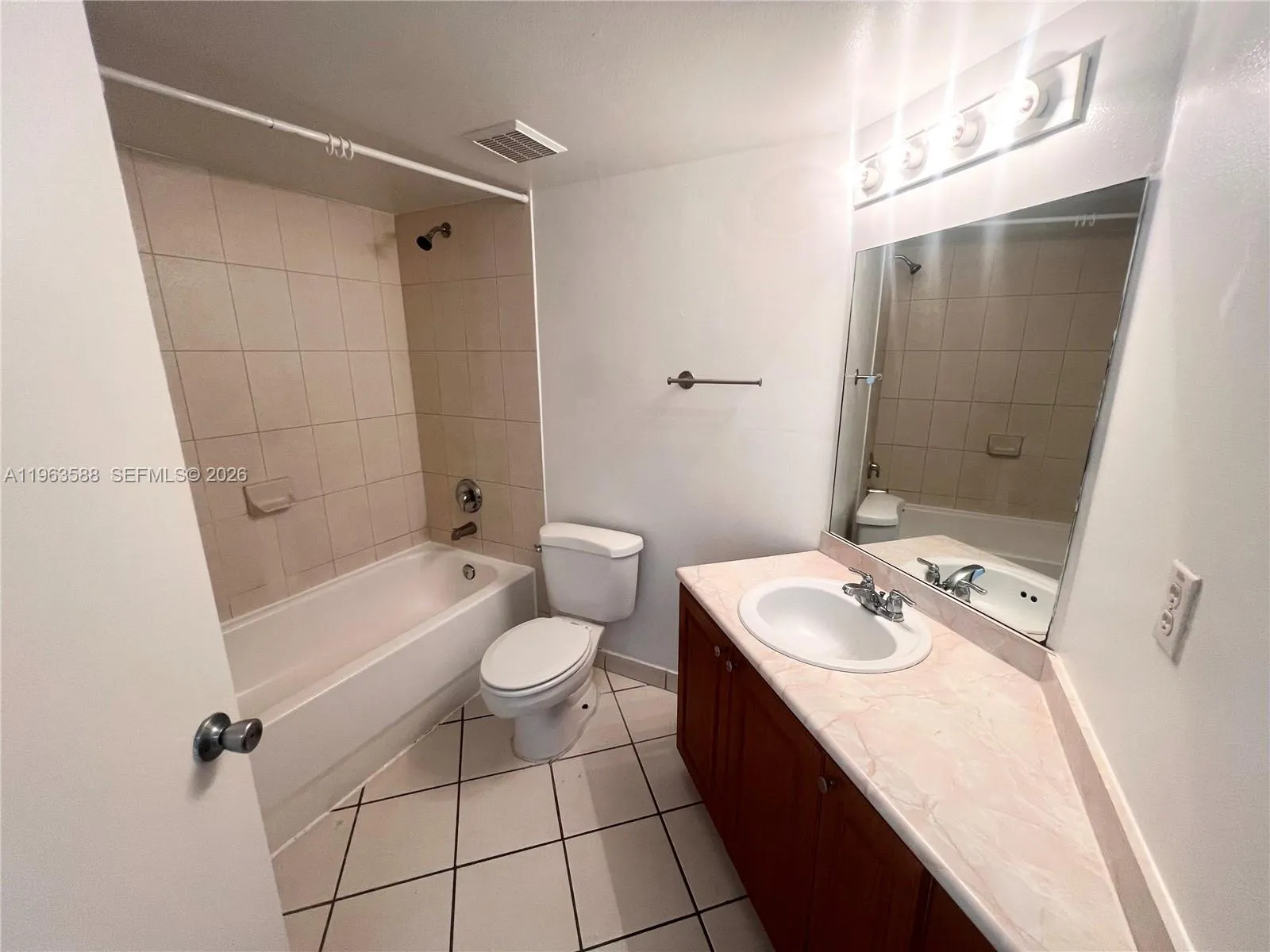 17602 Nw 25th Ave 305, Miami Gardens, Florida 3305, Miami Gardens, Florida 33056, 3 Bedrooms Bedrooms, ,2 BathroomsBathrooms,Residential Lease,For Rent,17602 Nw 25th Ave 305, Miami Gardens, Florida 3305,A11963588