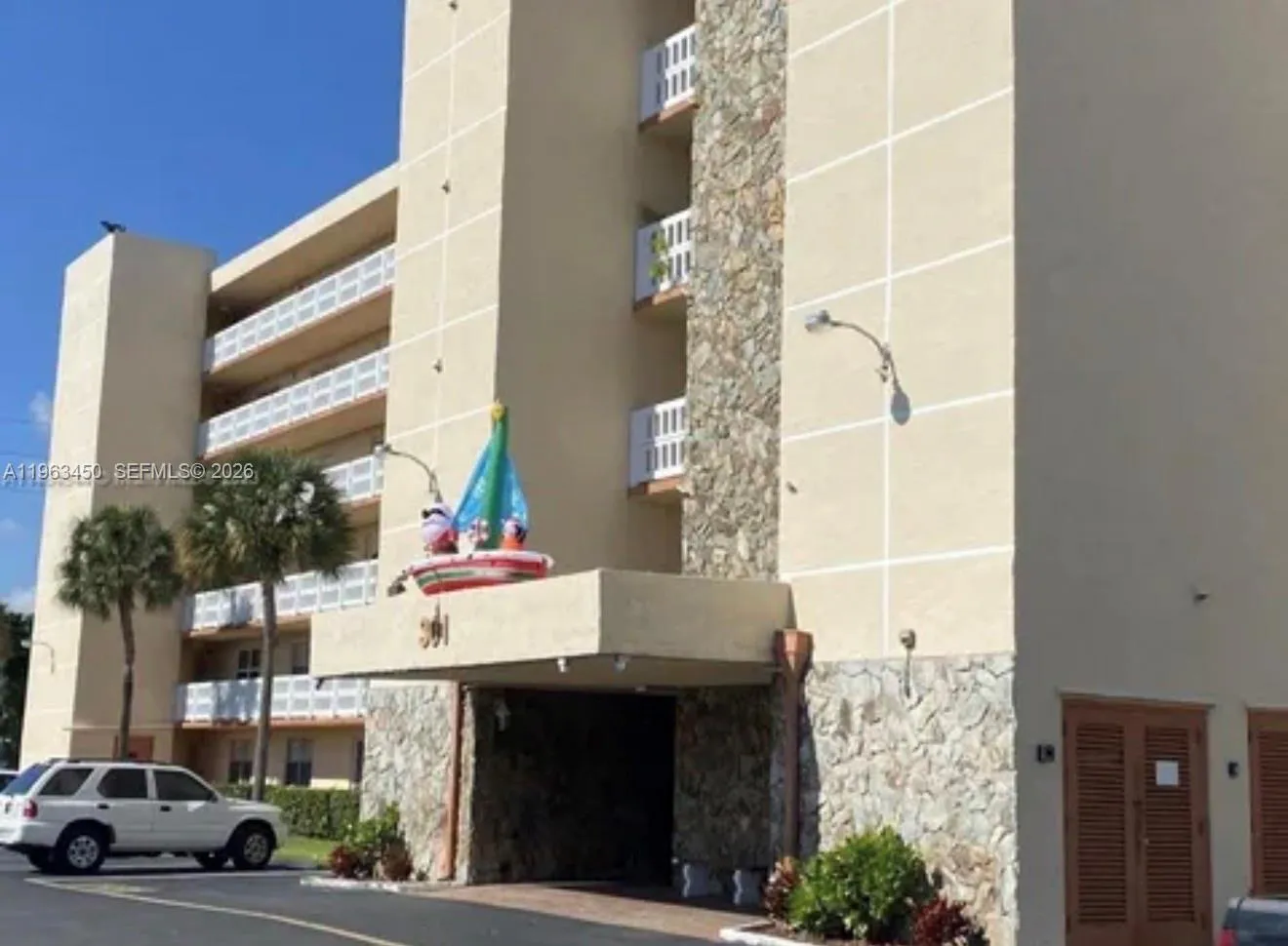 301 Se 3rd St 307, Dania Beach, Florida 33004, Dania Beach, Florida 33004, 1 Bedroom Bedrooms, ,1 BathroomBathrooms,Residential Lease,For Rent,301 Se 3rd St 307, Dania Beach, Florida 33004,A11963450