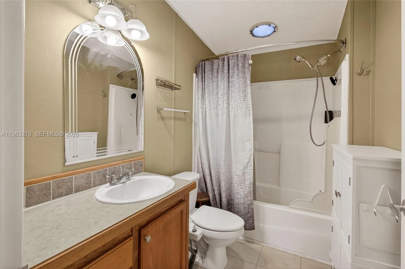 2228 Sw 83rd Ave, Davie, Florida 33324, Davie, Florida 33324, 3 Bedrooms Bedrooms, ,3 BathroomsBathrooms,Residential,For Sale,2228 Sw 83rd Ave, Davie, Florida 33324,A11963276
